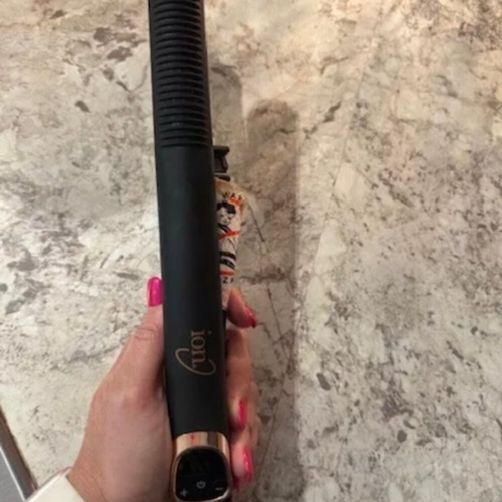 Ion Luxe Coconut Infused Ceramic Flat Iron 1 Inch with Cord - No Box - Picture 4 of 10